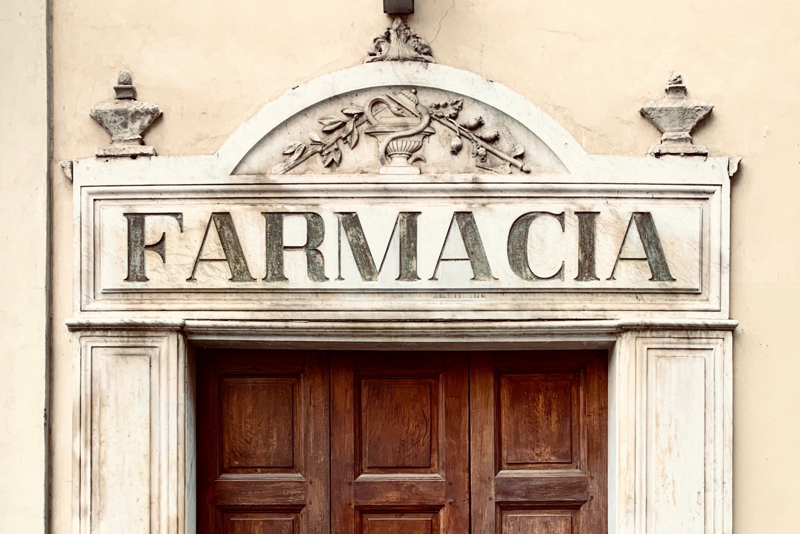 Imagem simbólica da farmácia italiana